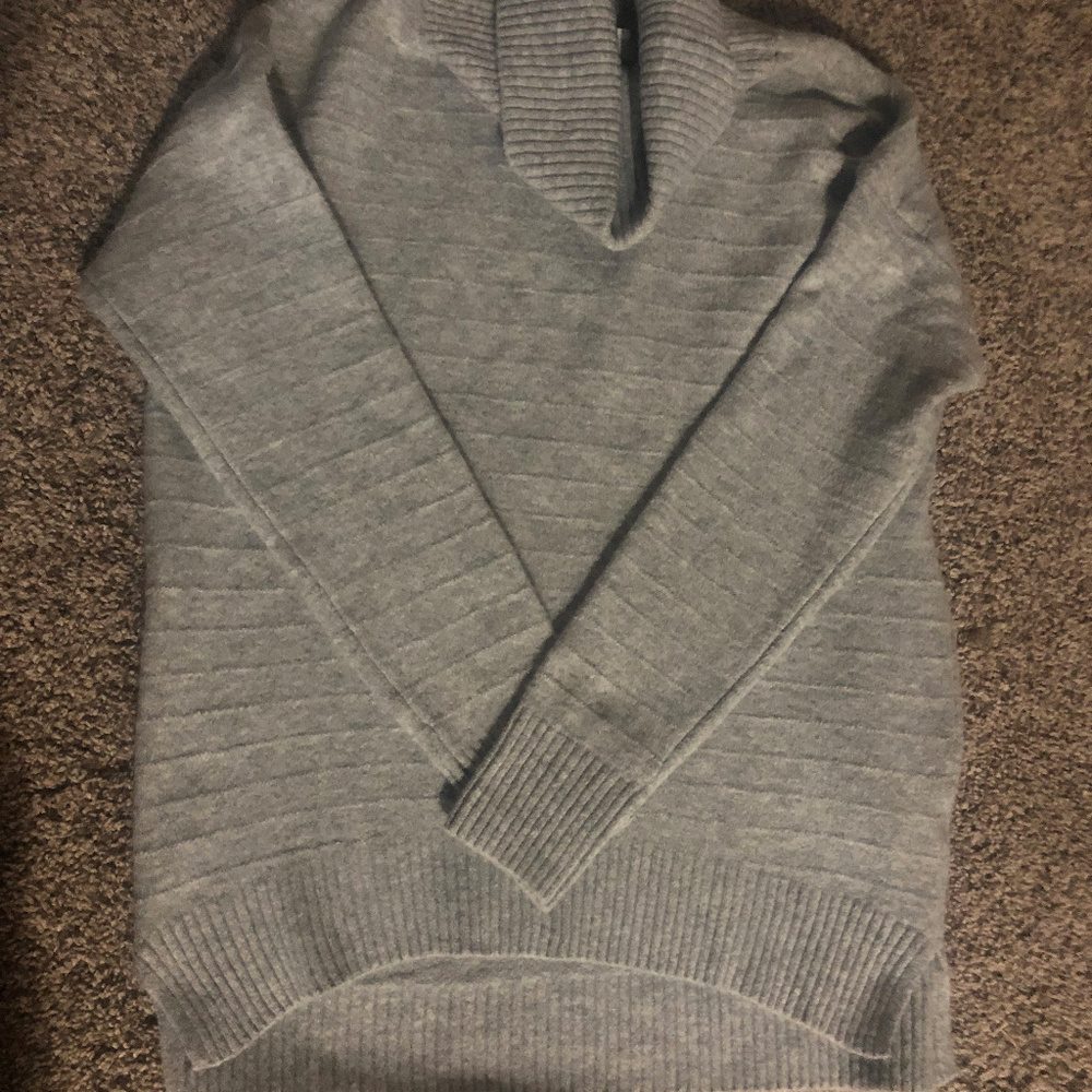 Old Navy Gray Turleneck Sweater